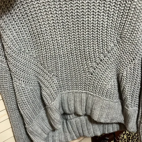 LARGE KIDS SWEATER - Picture 5 of 5